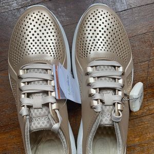 Crocs Metallic LiteRide sneakers